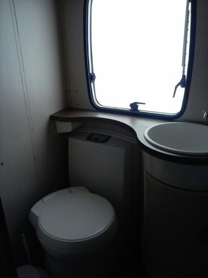 Aluguer de Autocaravana Perfilada Challenger Genesis 48