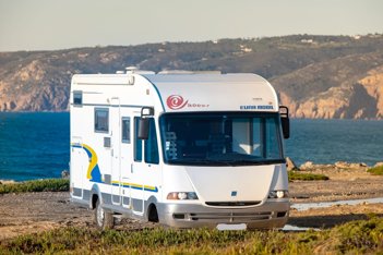 Motorhome ‘A’ class Eura Mobil Ducato 2.8 jtd For hire in Cascais