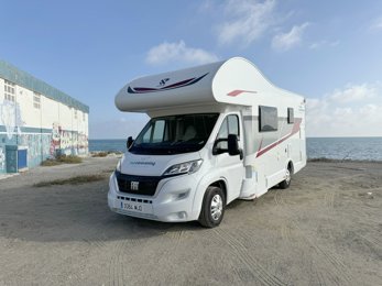 Autocaravana Capuchina Rimor KILIG 9 AUTOMÁTICA 7 PLAZAS En alquiler en Sant Boi De Llobregat