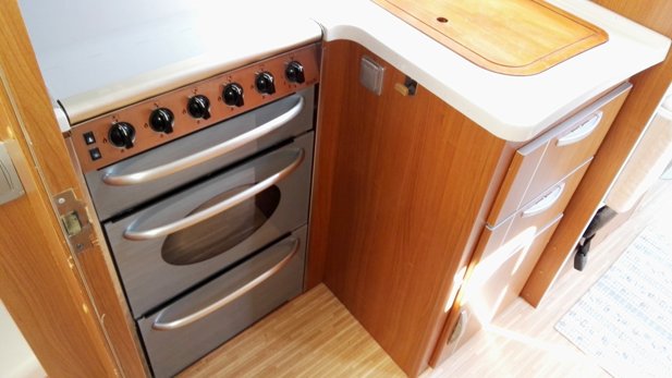 Aluguer de Autocaravana capucino Mclouis Tandy 636 G