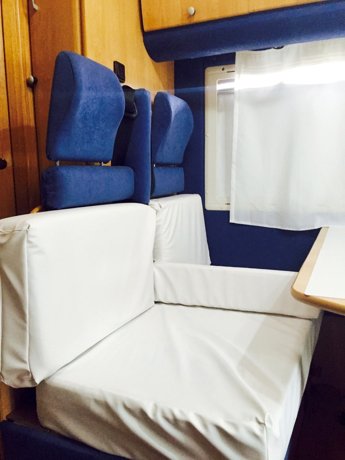 Viaggio del Camper Mansardato