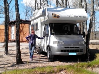 alkoof camper Hymer 554 swing Te huur in San Lorenzo Dorsino