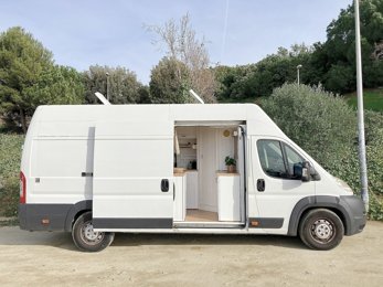 Buscamper Citroën Jumper 2,2 l 130 ch Te huur in Madrid