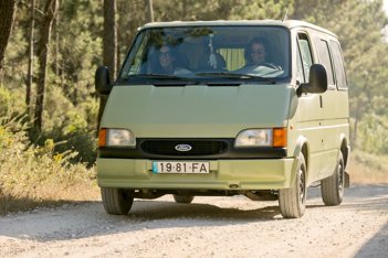 Campervan Ford Transit 125 ch For hire in Ericeira