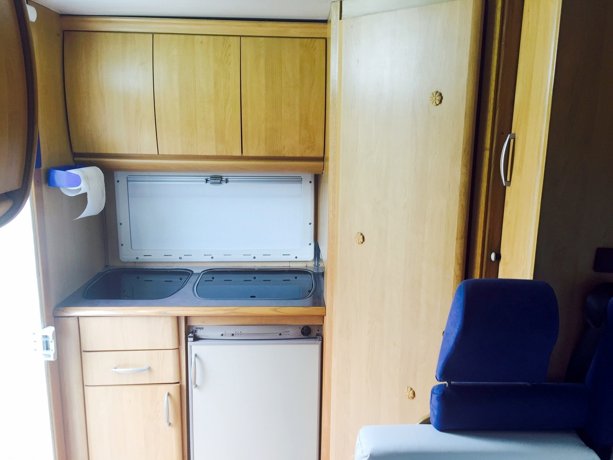 Viaggio del Camper Mansardato