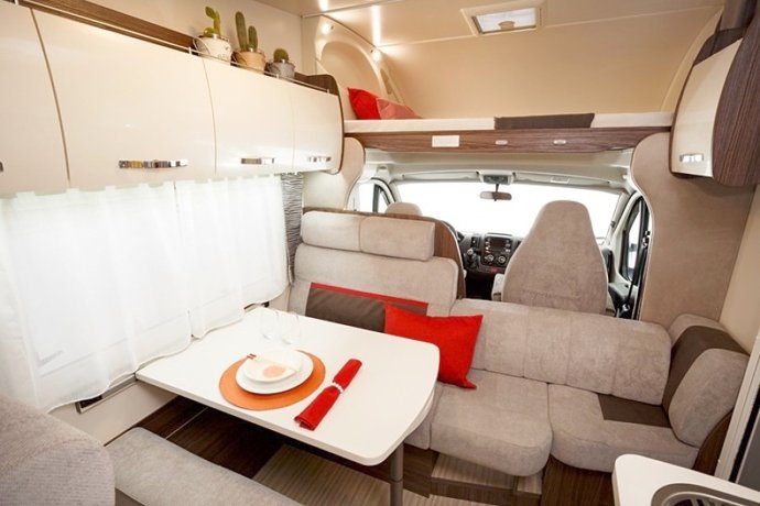 Vermietung von Alkoven Wohnmobil