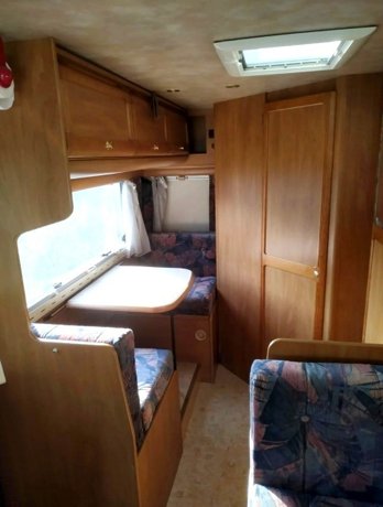 Viaggio del Camper Semintegrale