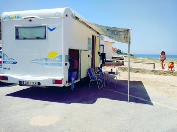 Camping-car Capucine Pilote Pilote, Atlantis A8TG en location à Salinas