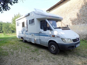 Autocaravana Perfilada Adria 903.6 En alquiler en Castelnau-Chalosse