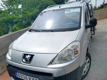 Van Tepee Partner 1,6 HDI 90 ch en location à Vilanova I La Geltrú