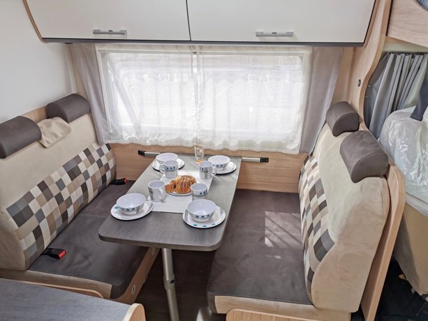 Vermietung von Alkoven Wohnmobil