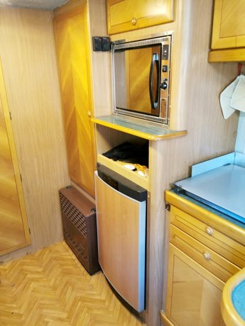 Viaggio del Camper Mansardato