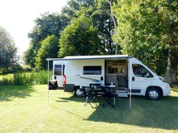 Fourgon aménagé Chausson V594 Max Start en location à Saint-Martin-De-Seignanx