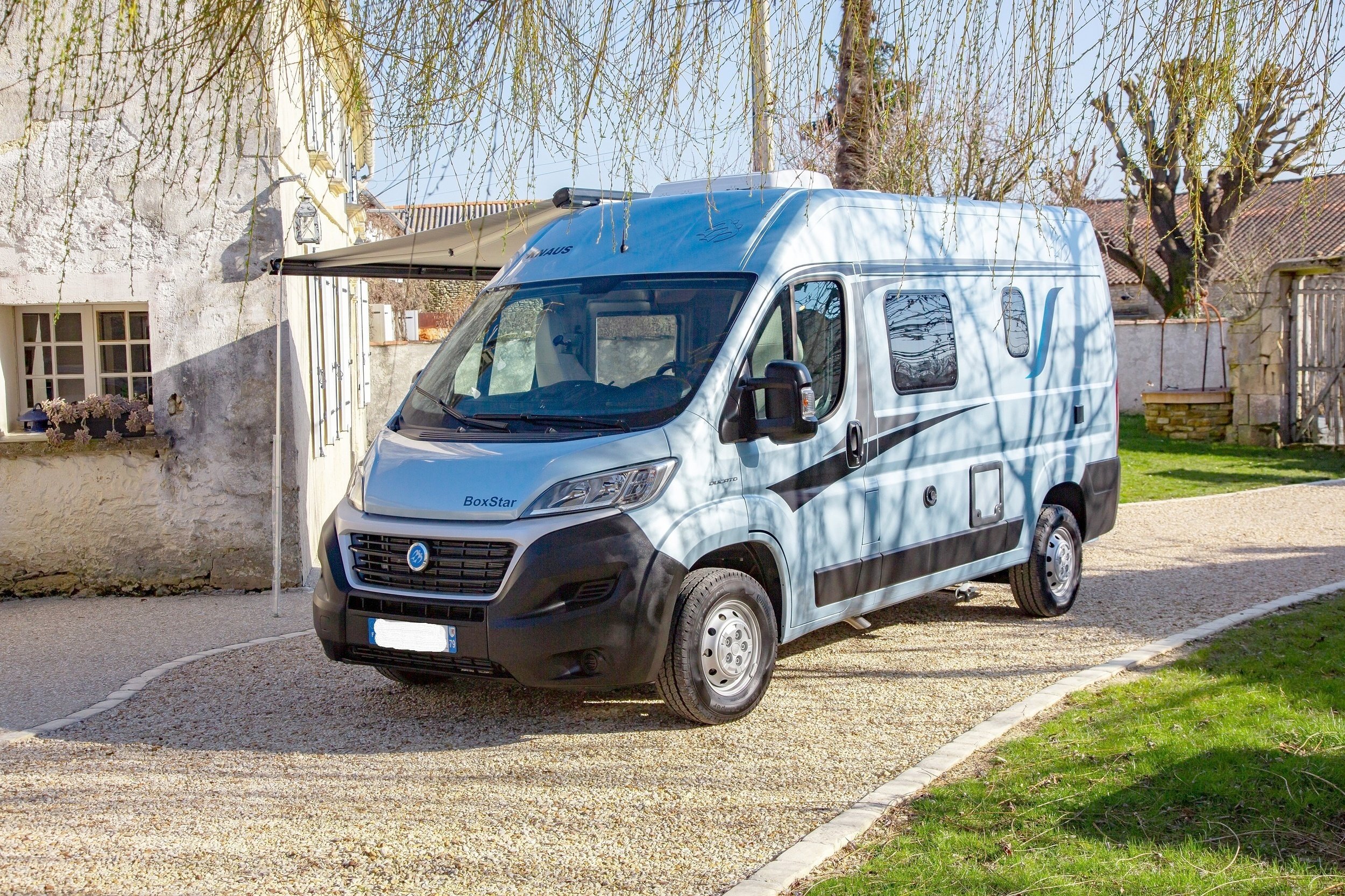 Location van aménagé store charente maritime