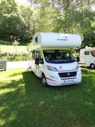 Camper Mansardato A72 Sunlight condiviso a Belin-Béliet