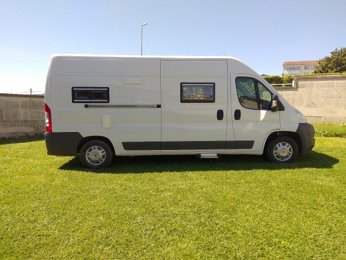 Fourgon aménagé Fiat Ducato 120 Multijet en location à Poio
