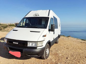 Camper gran volumen Iveco Daily 2,3 HPI 116 ch. En alquiler en Torrevieja