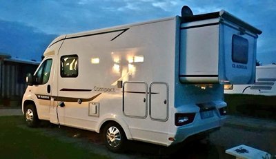 Teilintegriertes Wohnmobil Adria Compact SLS mit Slide Out Ducato 2,3 l Multijet 120 ch. zu vermieten in Recklinghausen