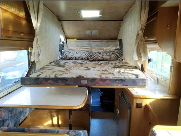 Viaggio del Camper Semintegrale