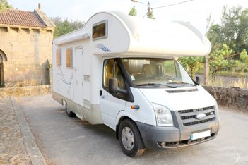 Camping-car Capucine Rimor Transit 2,2 l TDCi 140 ch. en location à Cambeses