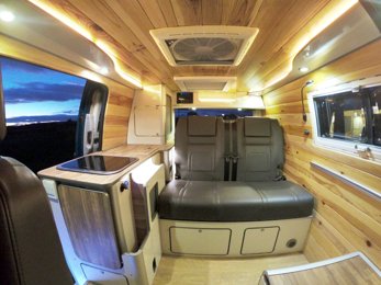 Campervan Yevana Emerald em aluguer em San Fernando De Henares