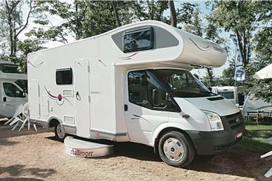 alkoof camper Challenger Transit 2,2l TDCi 140 ch. Te huur in Guénin