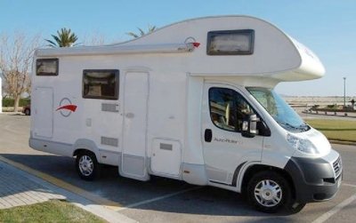 Autocaravana capucino Auto-Roller Team 2 em aluguer em Le Taillan-Médoc