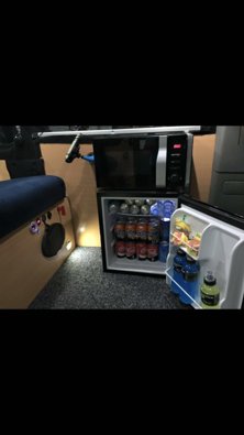 NEVERA A 220V.CAPACIDAD PARA 40 BEBIDAS