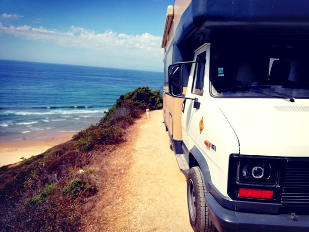 Viaggio del Camper Mansardato