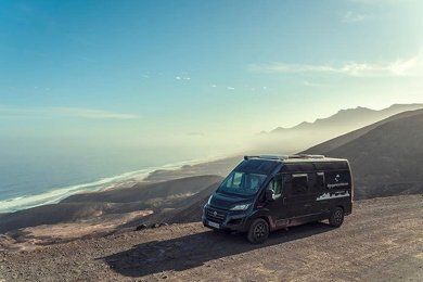Van Sunlight cliff 601 en location à La Oliva