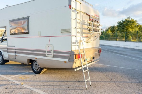 Aluguer de Autocaravana capucino Fiat 290