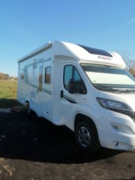 Autocaravana Perfilada Pilote P746 FC Essentiel En alquiler en Pey