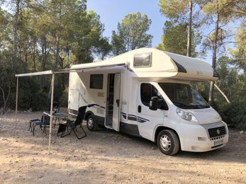 Autocaravana capucino Mac Louis Glamis 25G em aluguer em Can Pastilla