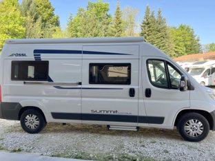 Location Camping-car intégral  Les Pieux - Eriba Renault trafic - 60972 -  Yescapa