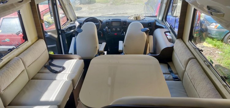 Vermietung von Vollintegriertes Wohnmobil