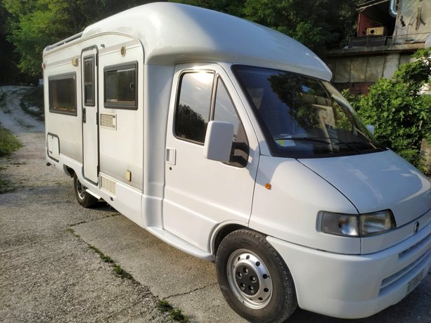 Viaggio del Camper Semintegrale