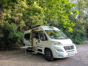 Buscamper ADRIA Adria Twin PLUS 600 SPB Family Te huur in Castellar Del Vallès
