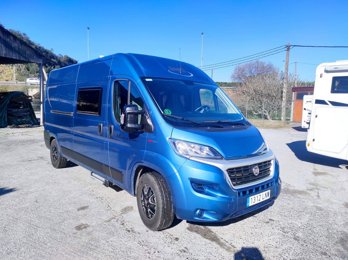 Fourgon aménagé Mclouis 3 Maxi S-Line en location à Laredo