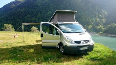 Van Reimo Triostyle Court Toit Relevable condiviso a Assat