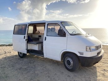 Van Volkswagen T4 1.9 TD en location à 35610