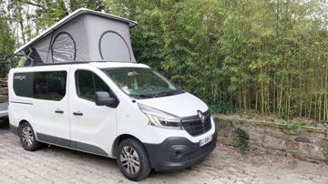 Location Camping-car intégral  Les Pieux - Eriba Renault trafic - 60972 -  Yescapa