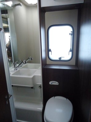 Aluguer de Autocaravana Perfilada Ford Transit Ci Nacre Xt64