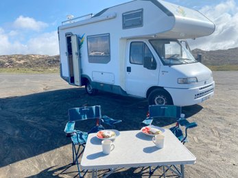 Autocaravana Capuchina Knaus 2,5 td ducato En alquiler en Lisboa