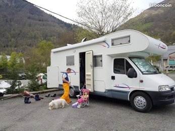 Camping-car Capucine Challenger 163 en location à Ossages