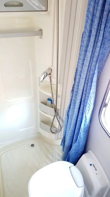 Aluguer de Autocaravana capucino Challenger Genesis 43