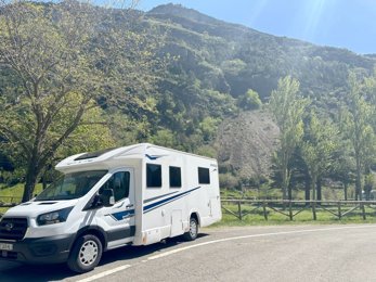 Halfintegraal camper Rimor  Te huur in Labenne