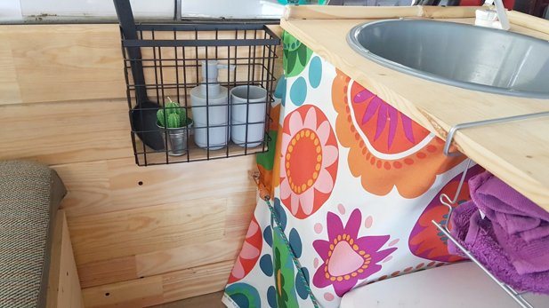 Aluguer de Campervan Bedford Setta