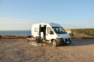 Fourgon aménagé Fiat Ducato 120 Multijet en location à Lisboa