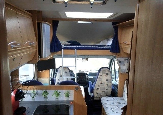 Vermietung von Alkoven Wohnmobil