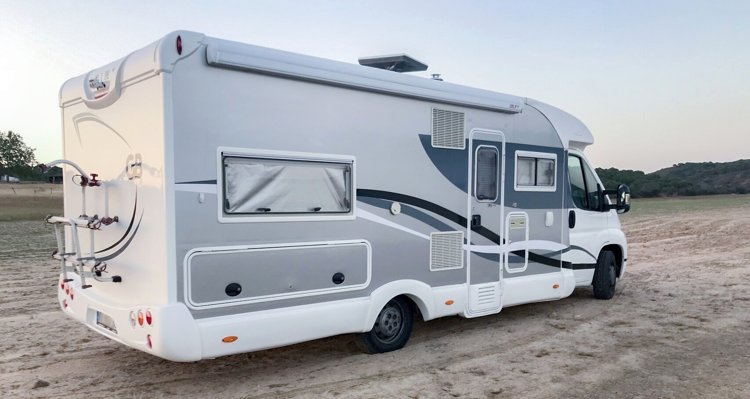 Viaggio del Camper Semintegrale